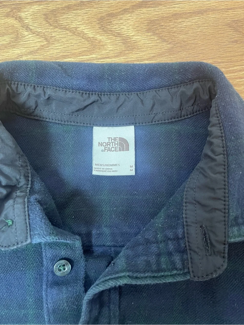 The north face  long-sleeve button-down shirt size M